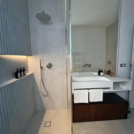 Roma 77 Luxury * פסקרה